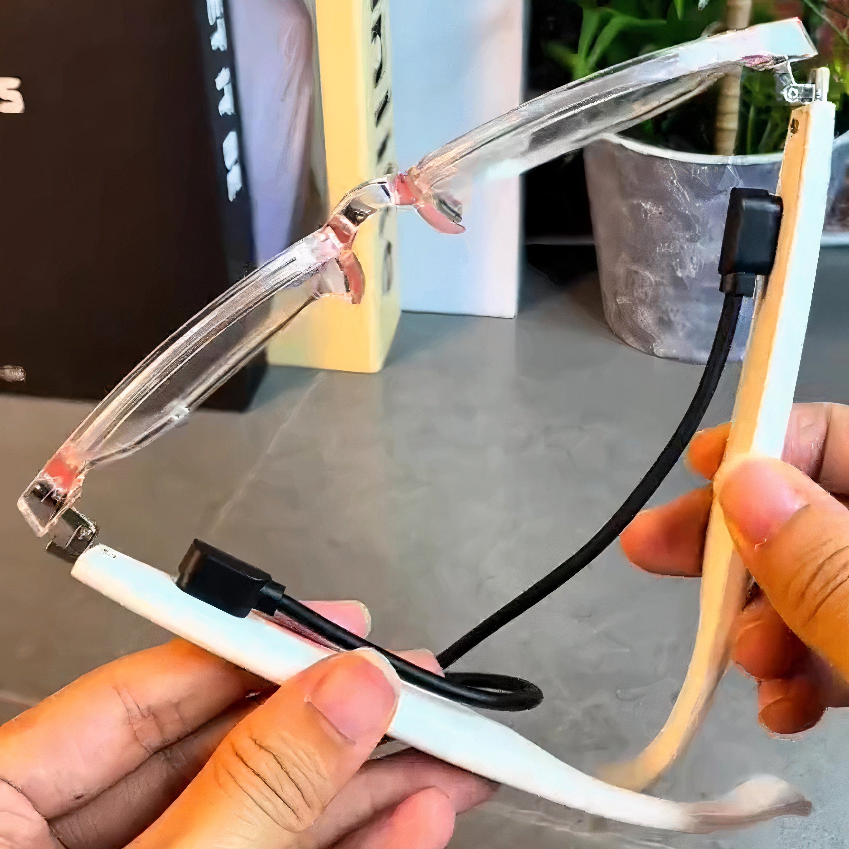 Hyundai C8 Ai Translation Glasses by Evoza