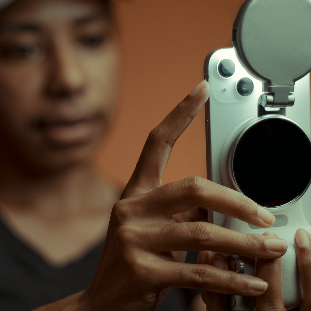 MagShot™ Pro – Magnetic Phone Camera Grip with Dual-Sided Fill Light & Bluetooth Shutter